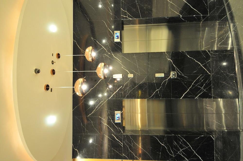Clay Hotel Jakarta Exterior photo