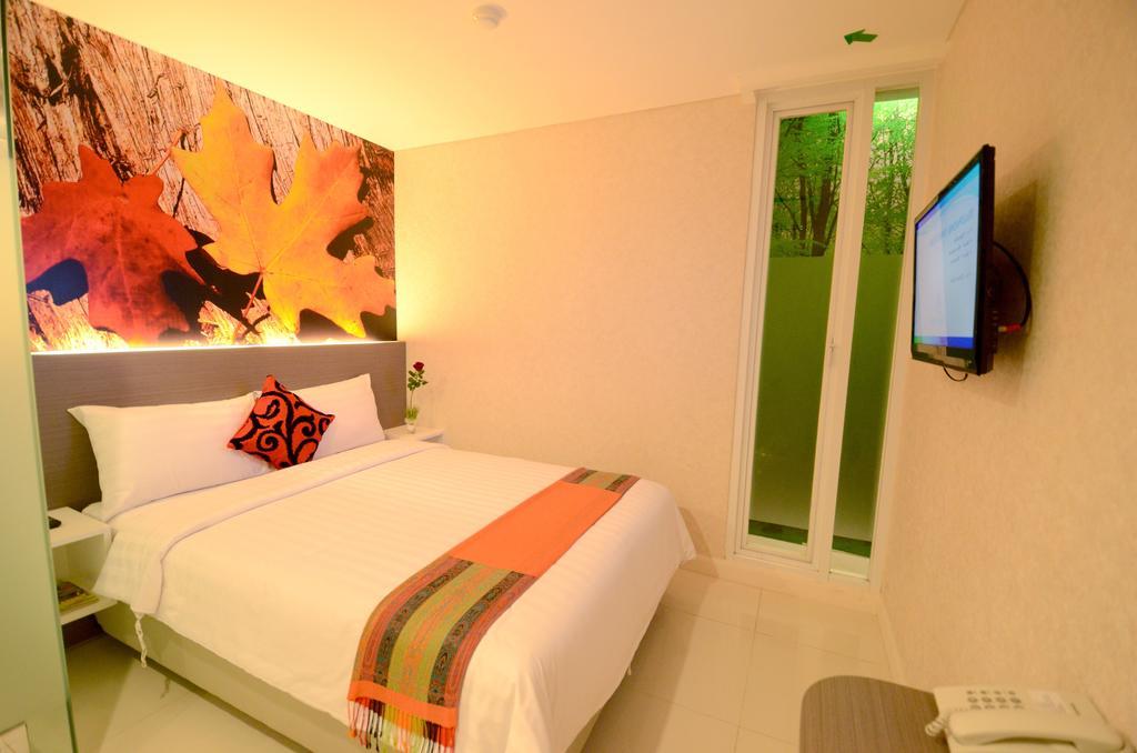Clay Hotel Jakarta Exterior photo