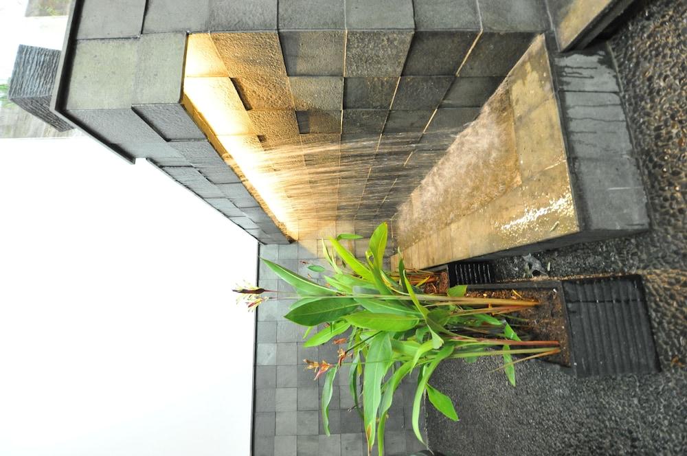 Clay Hotel Jakarta Exterior photo