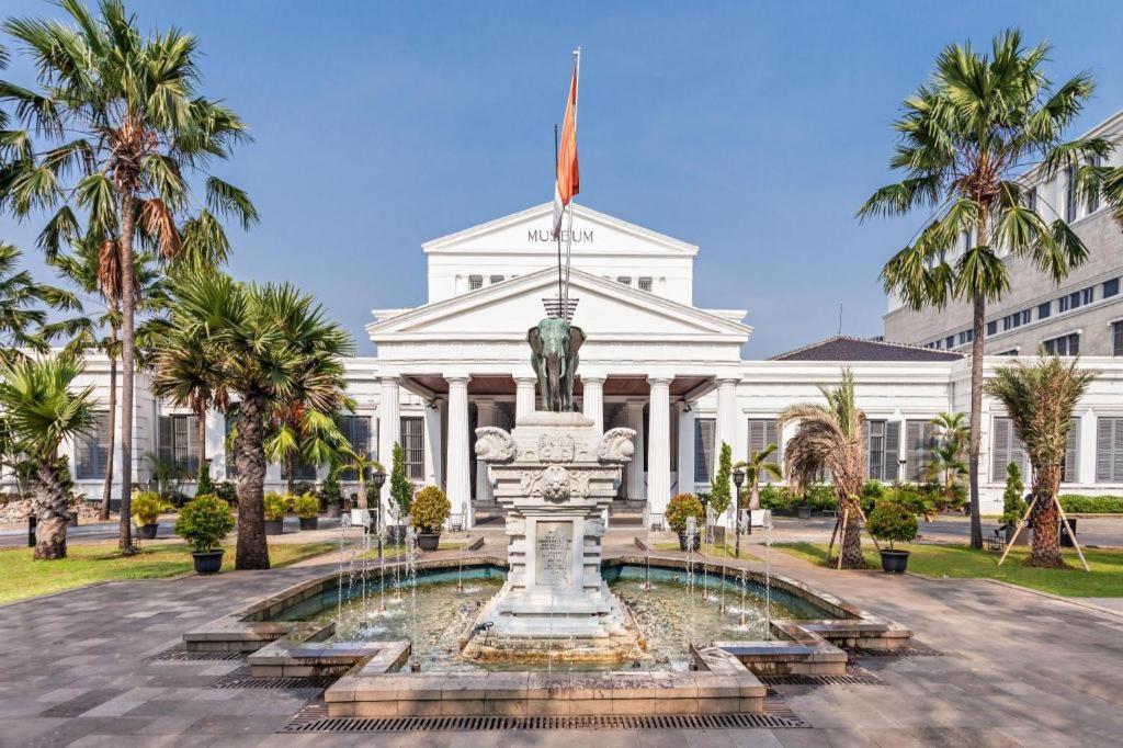 Clay Hotel Jakarta Exterior photo