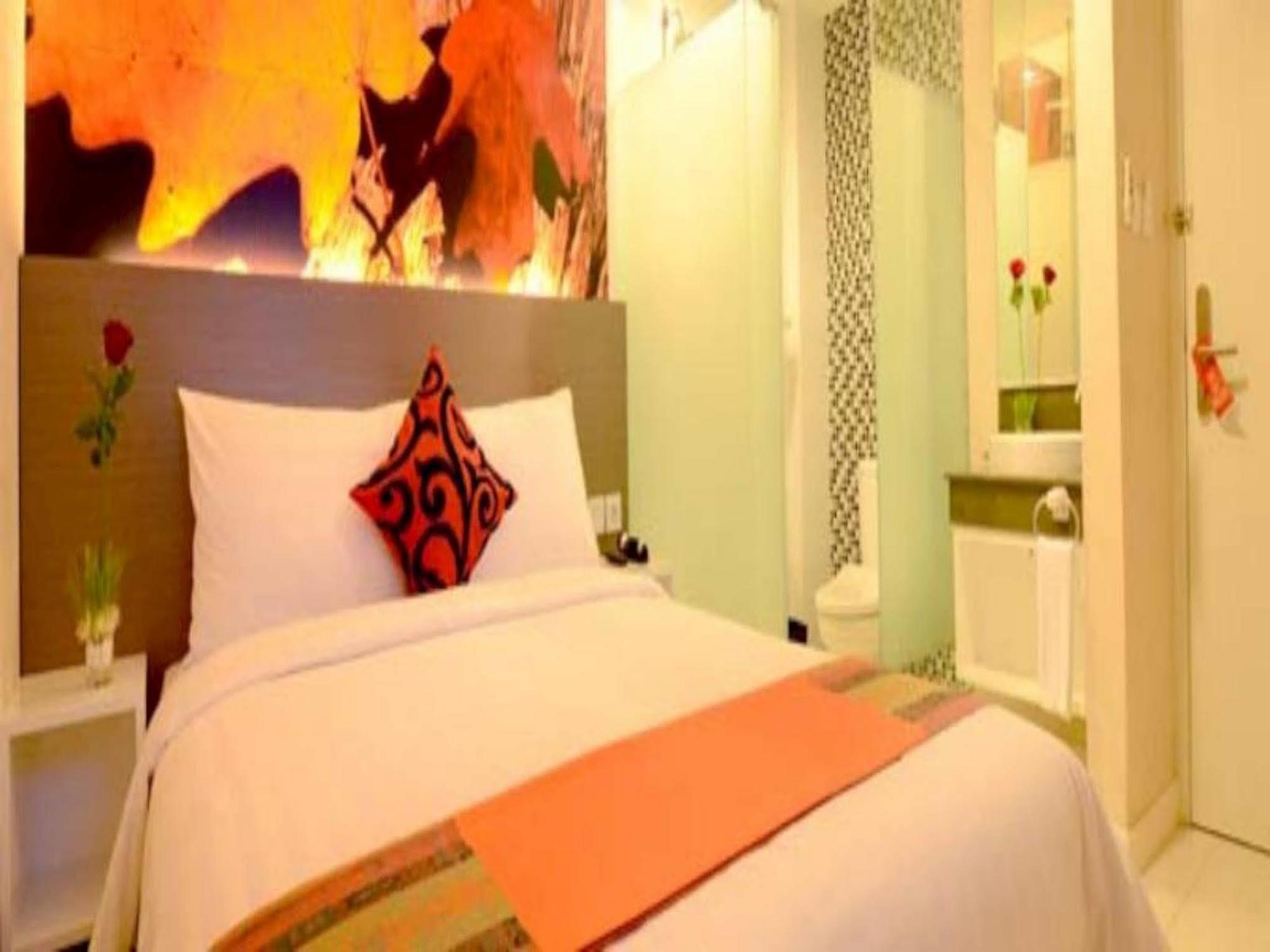 Clay Hotel Jakarta Exterior photo